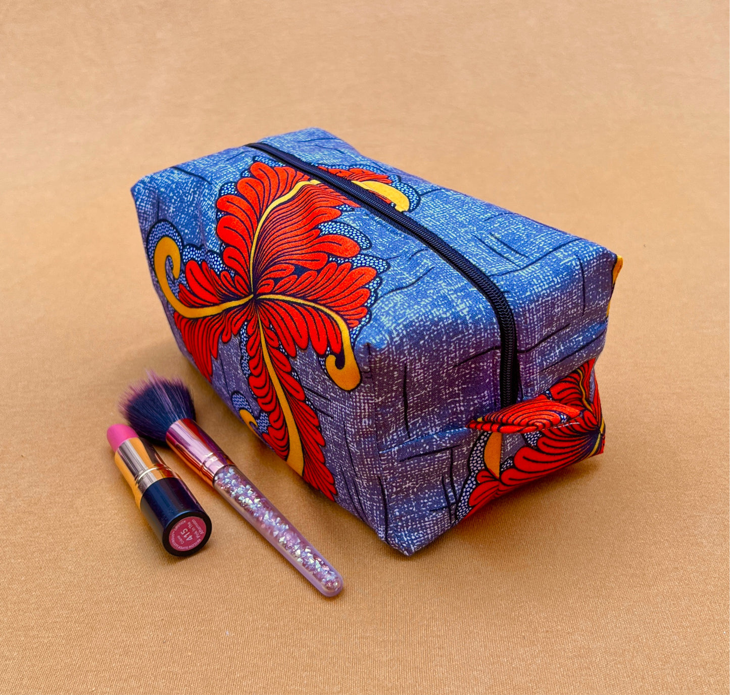 Grey cosmetic bag / wash bag (cuboid)